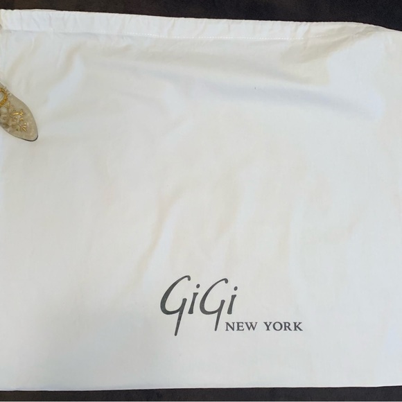 GiGi white larger lightweight drawstring dust bag VVGUC - Picture 1 of 6
